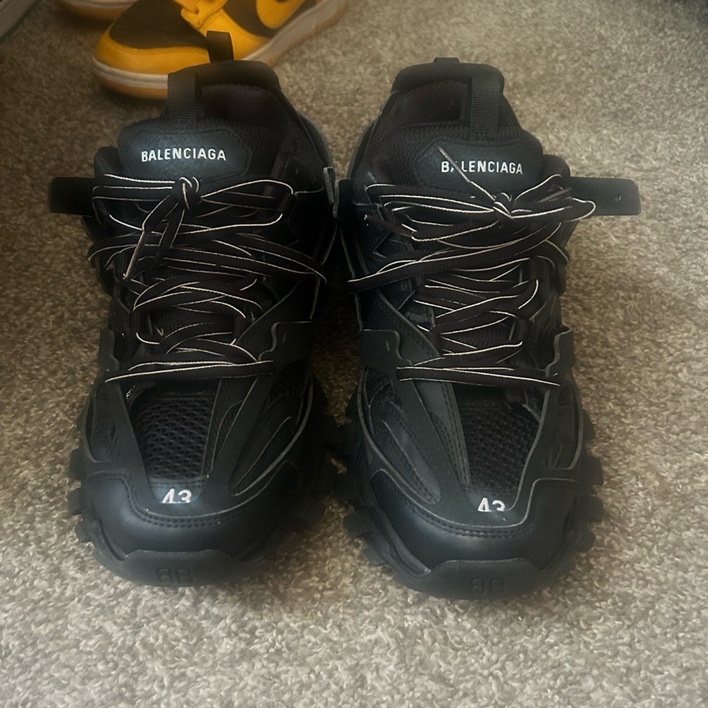 Balenciaga track triple black